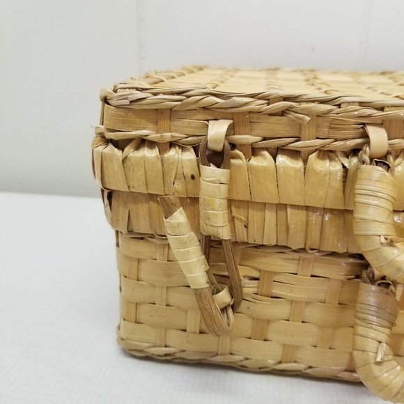 Wicker Rattan Basket Carry Case Chest Handles - Picture 5 of 7